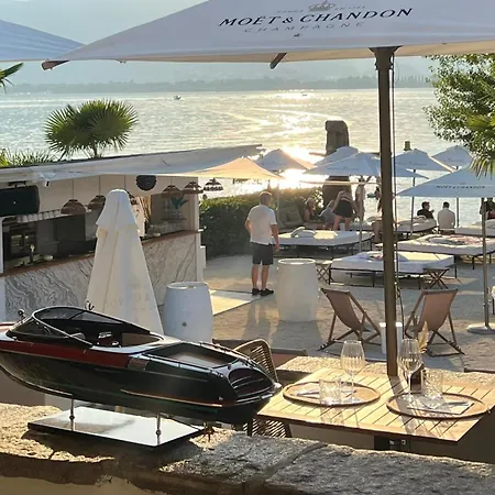 Riva Boutique I Club I Loges I Restaurant Szálloda *