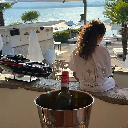 Riva Boutique I Restaurant I Club 호텔 Gambarogno