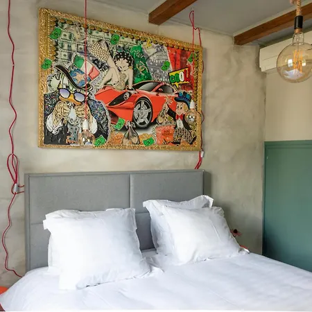 Riva Boutique I Club I Loges I Restaurant Szálloda *