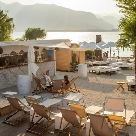 Riva Boutique I Club I Loges I Restaurant