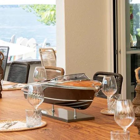 Riva Boutique I Restaurant I Club ホテル Gambarogno