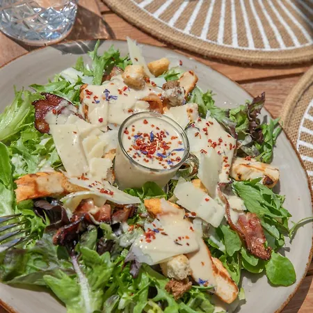 Riva Boutique I Club I Loges I Restaurant