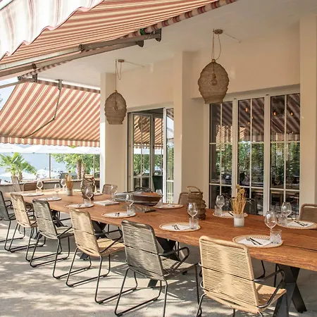 La Riva Hotel