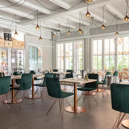 Riva Boutique I Restaurant I Club 호텔 Gambarogno