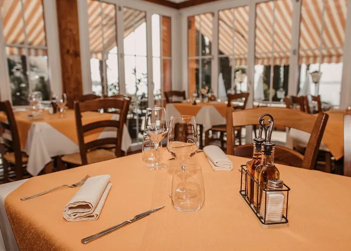 Riva Boutique I Restaurant I Club Hotel *