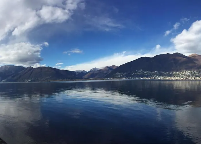 Riva Boutique I Restaurant I Club * Gambarogno