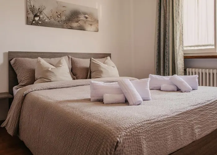 Riva Boutique I Restaurant I Club *