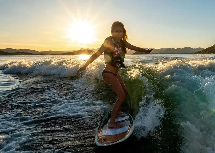 Riva Boutique I Restaurant I Club *