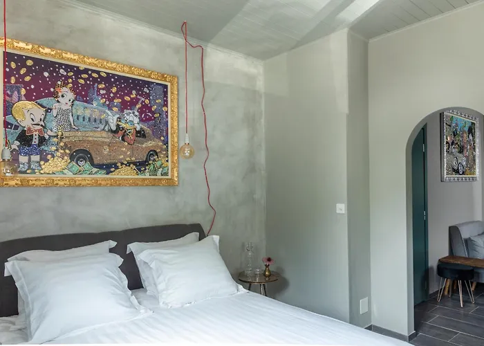 Riva Boutique I Restaurant I Club