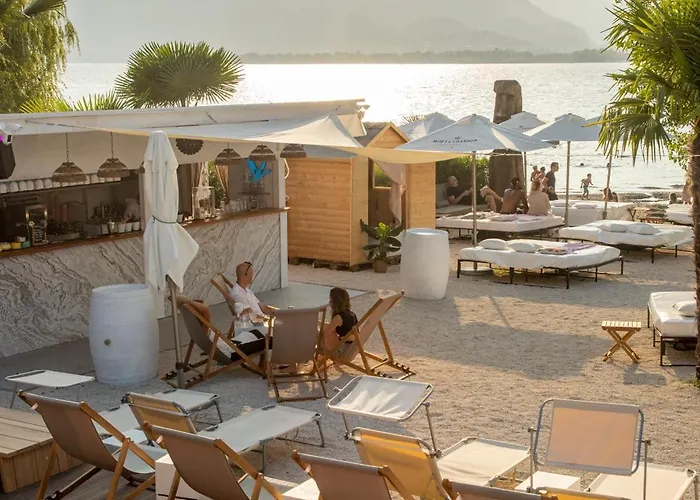 Riva Boutique I Restaurant I Club