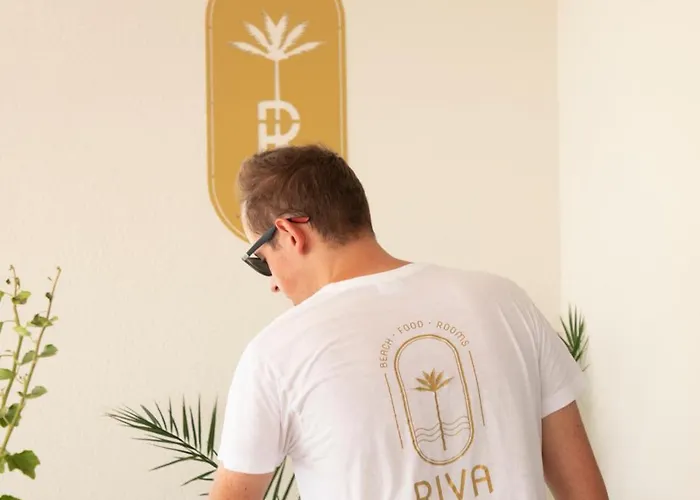 Riva Boutique I Restaurant I Club 호텔