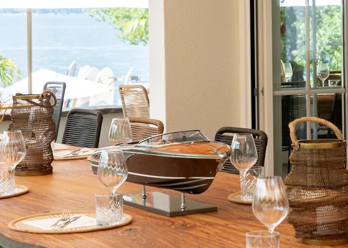 Riva Boutique I Restaurant I Club 호텔 Gambarogno