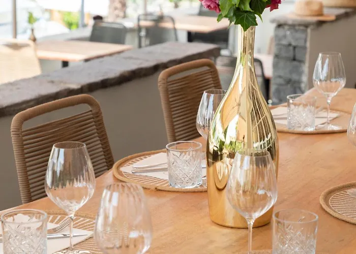 호텔 Riva Boutique I Restaurant I Club *