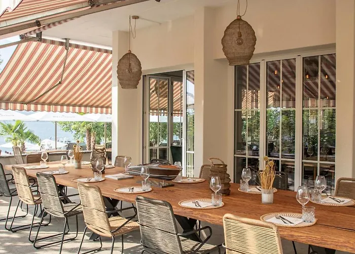 Riva Boutique I Restaurant I Club 호텔