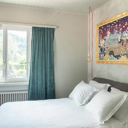 Riva Boutique I Restaurant I Club *