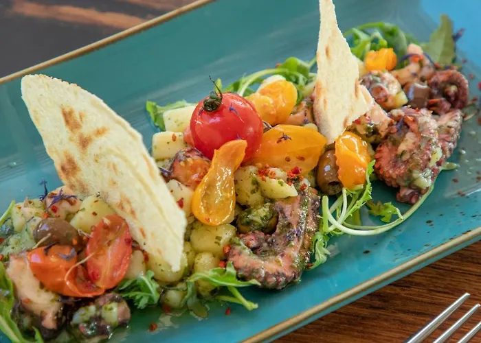 Riva Boutique I Restaurant I Club