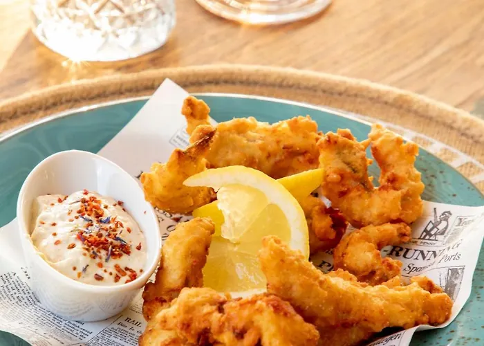 Riva Boutique I Restaurant I Club