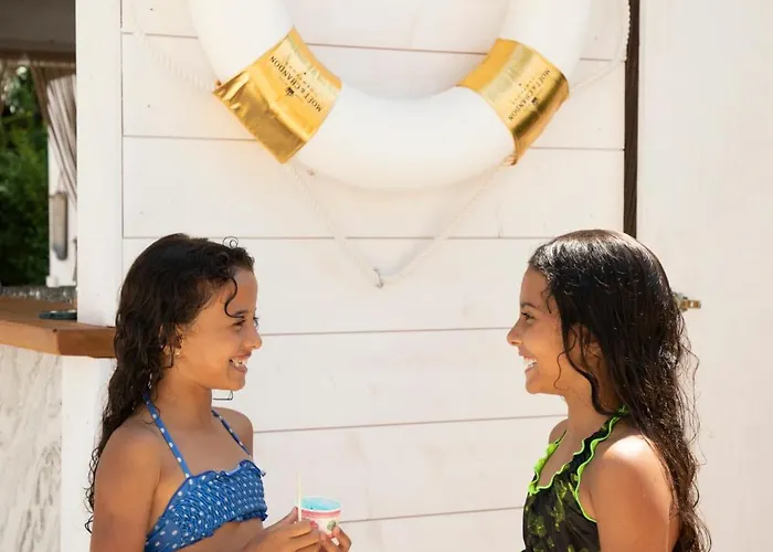 Hotel Riva Boutique I Restaurant I Club