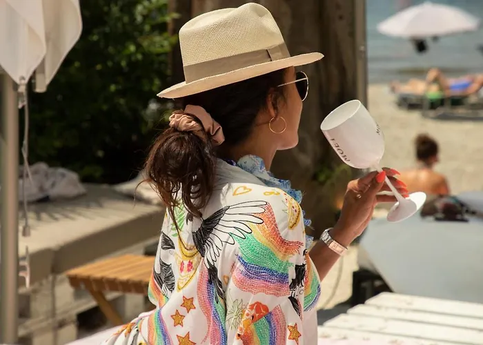 Riva Boutique I Restaurant I Club Hotel